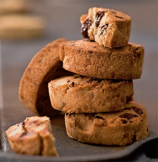 Cookies de canela e gotas de chocolate