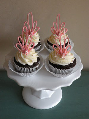 Cupcakes com enfeites, tutorial.