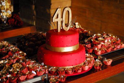 Vermelho na sua festa de 40 anos